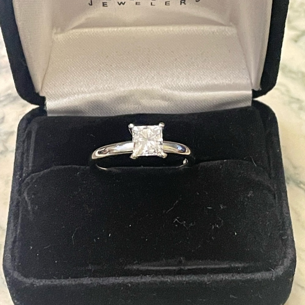 Leo Diamond Engaged Princess Solitaire Certified IGI 1ct D VS1 14k Lab Grown
